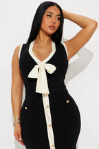 Elegant V-Neck Tie-Front Knit Dress