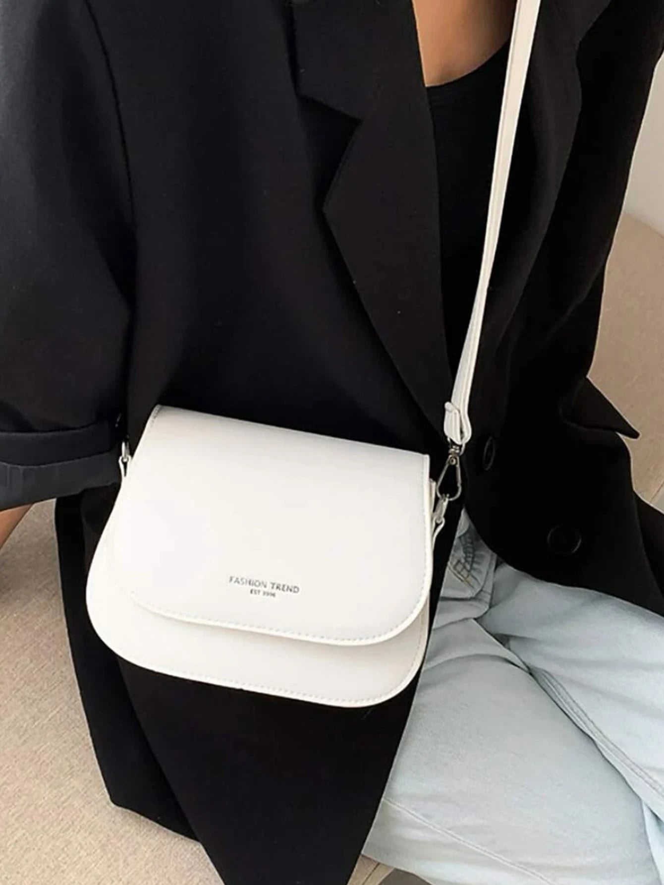 Simple Half-Circle Saddle Crossbody Bag