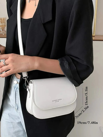Simple Half-Circle Saddle Crossbody Bag