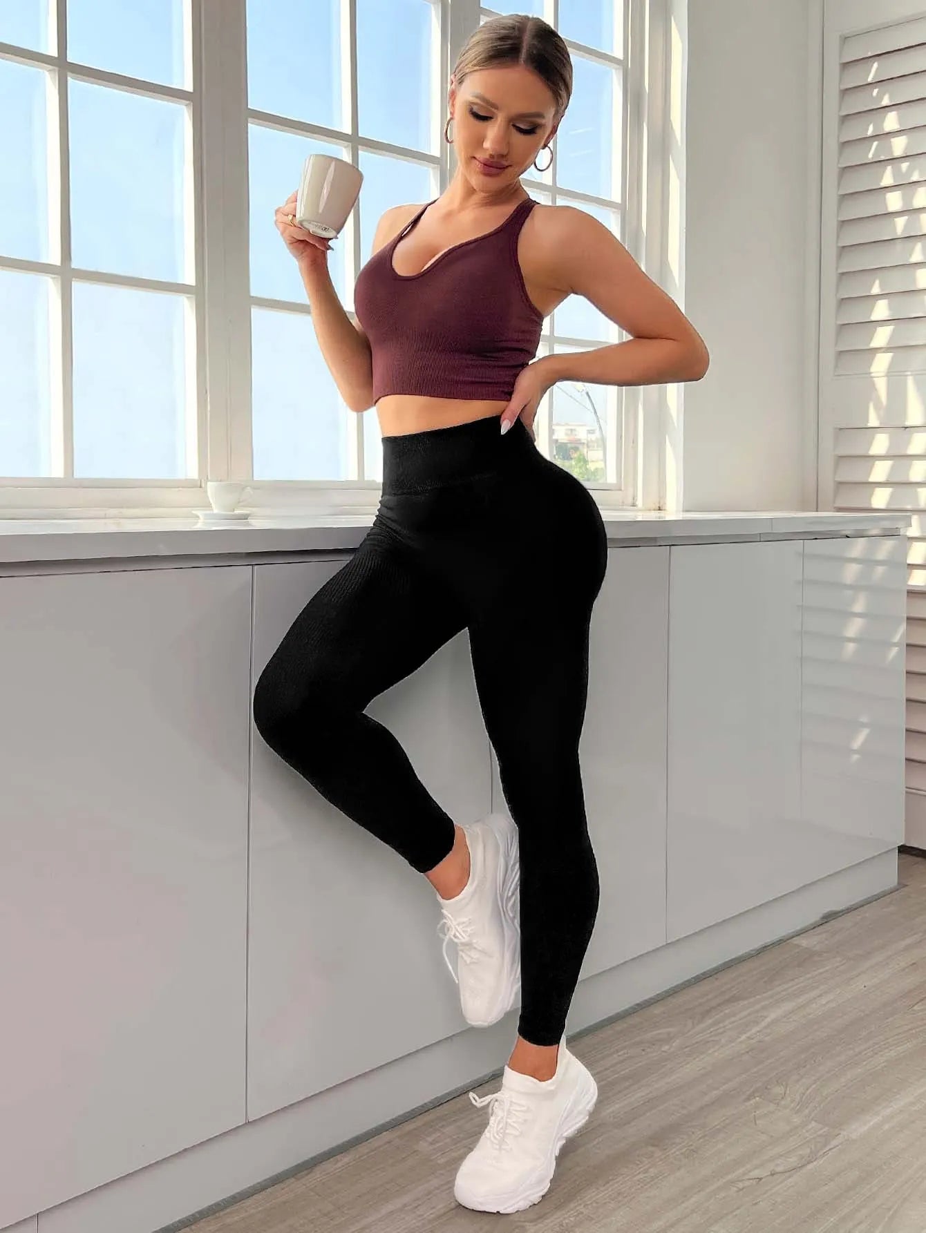 Wide-waisted leggings