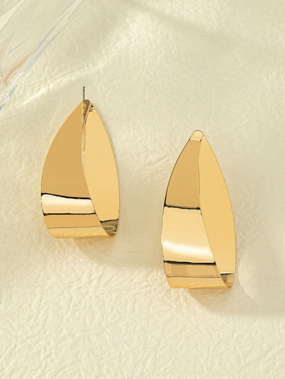 FAVEN Gold hoop earring worn
