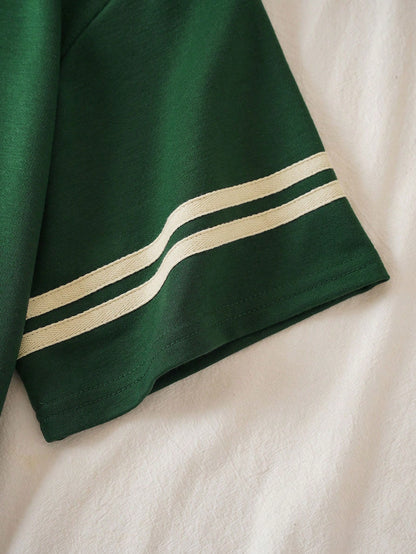 Graphic Contrast Collar Tee