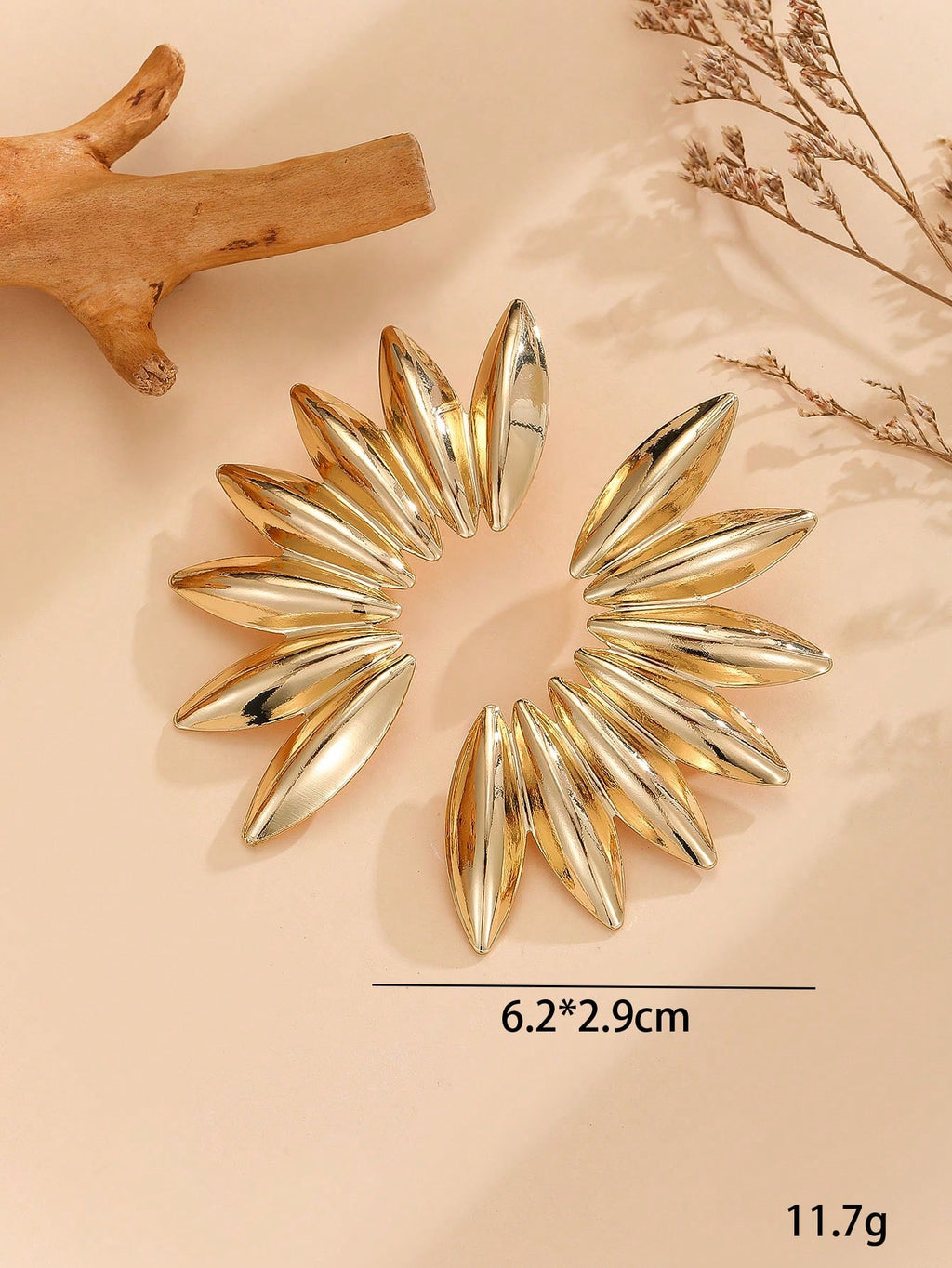 Retro Fan-Shaped Asymmetric Earrings