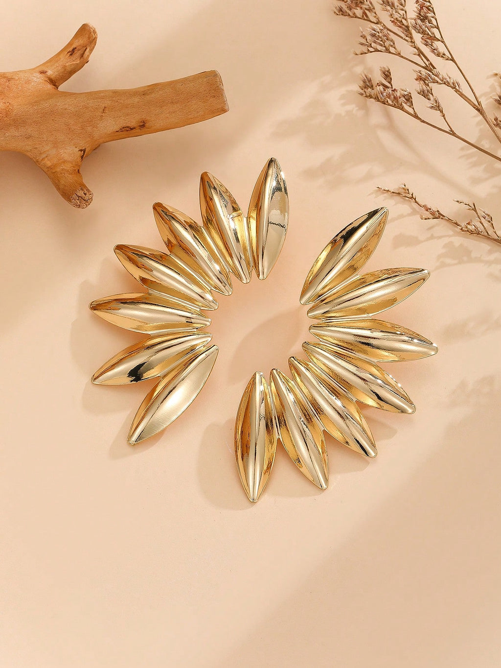Retro Fan-Shaped Asymmetric Earrings