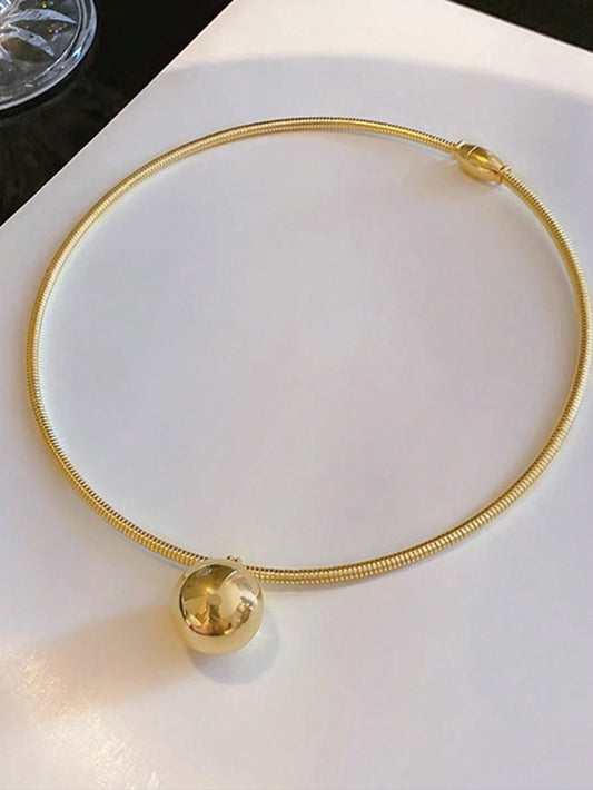 Chic And Elegant Beaded Necklace