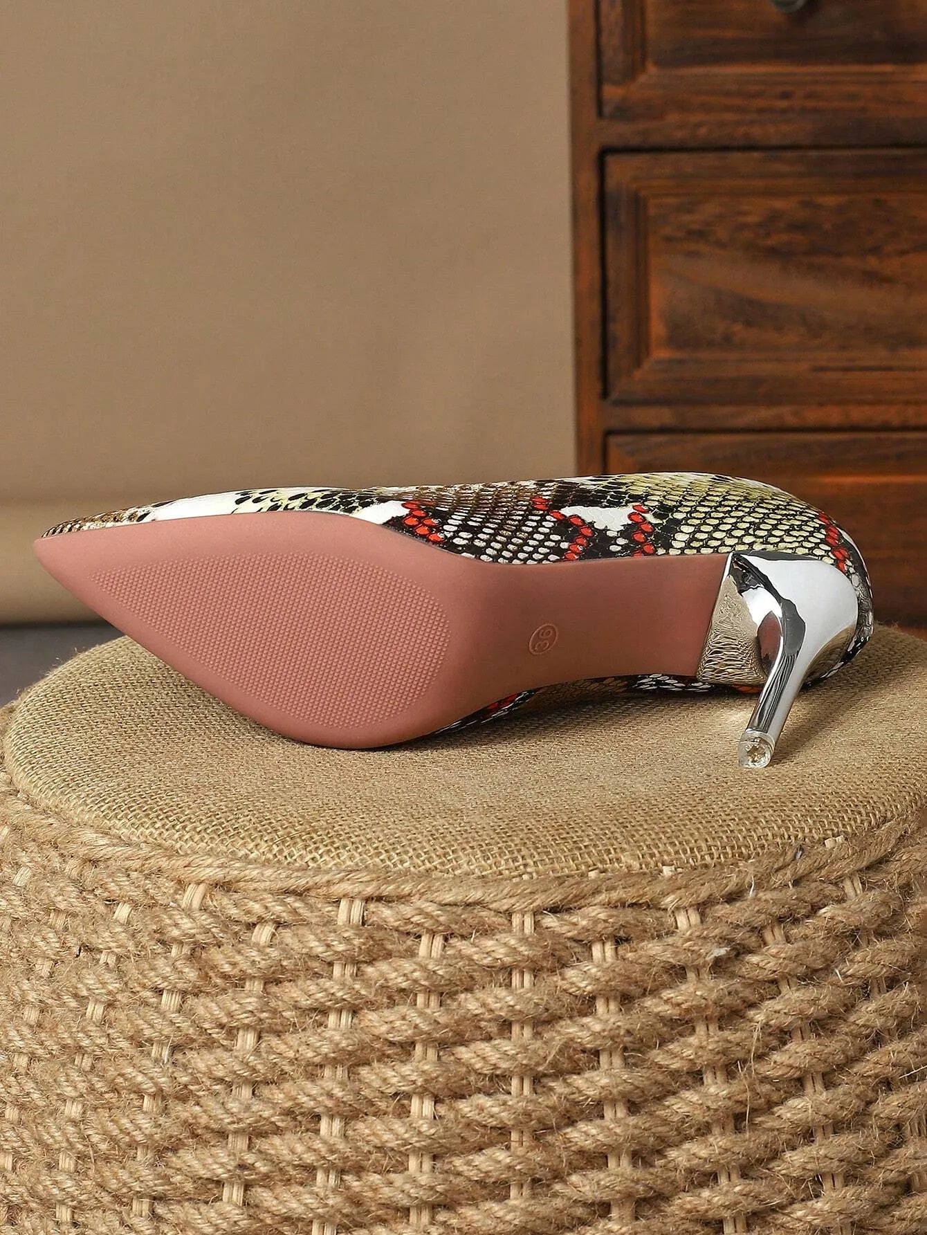 Pointed Toe High Heel Pump