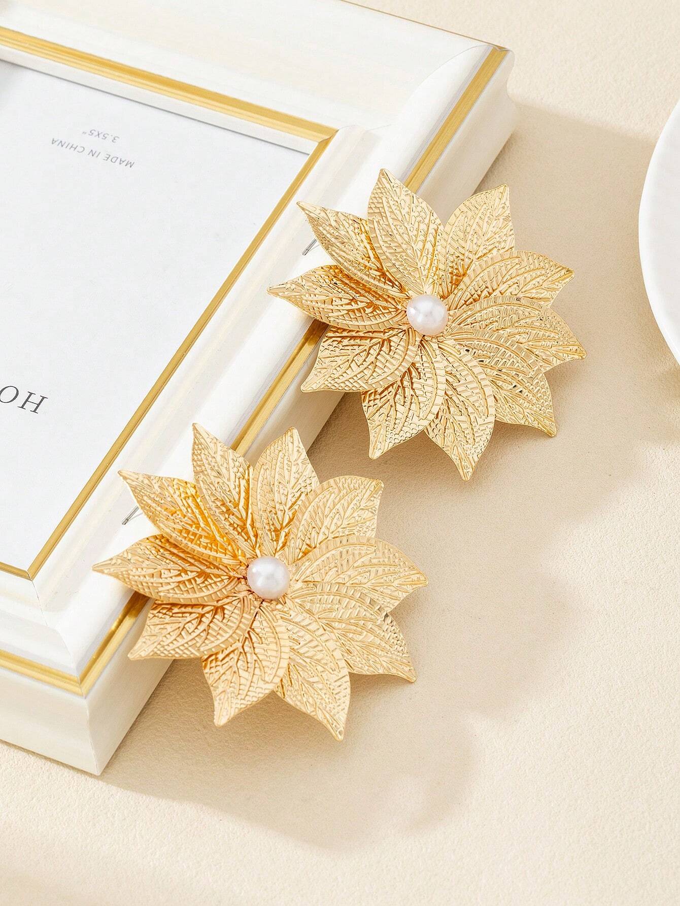 Leaf Symmetric Texture Earrings