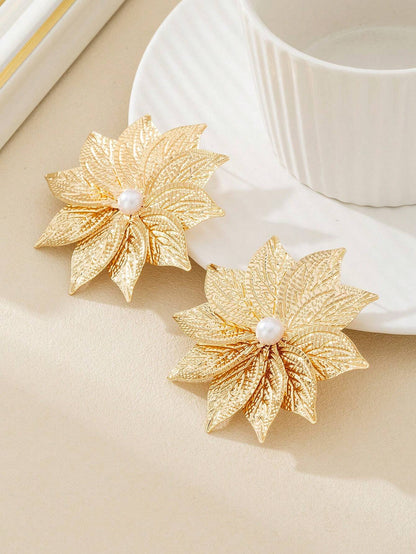 Leaf Symmetric Texture Earrings