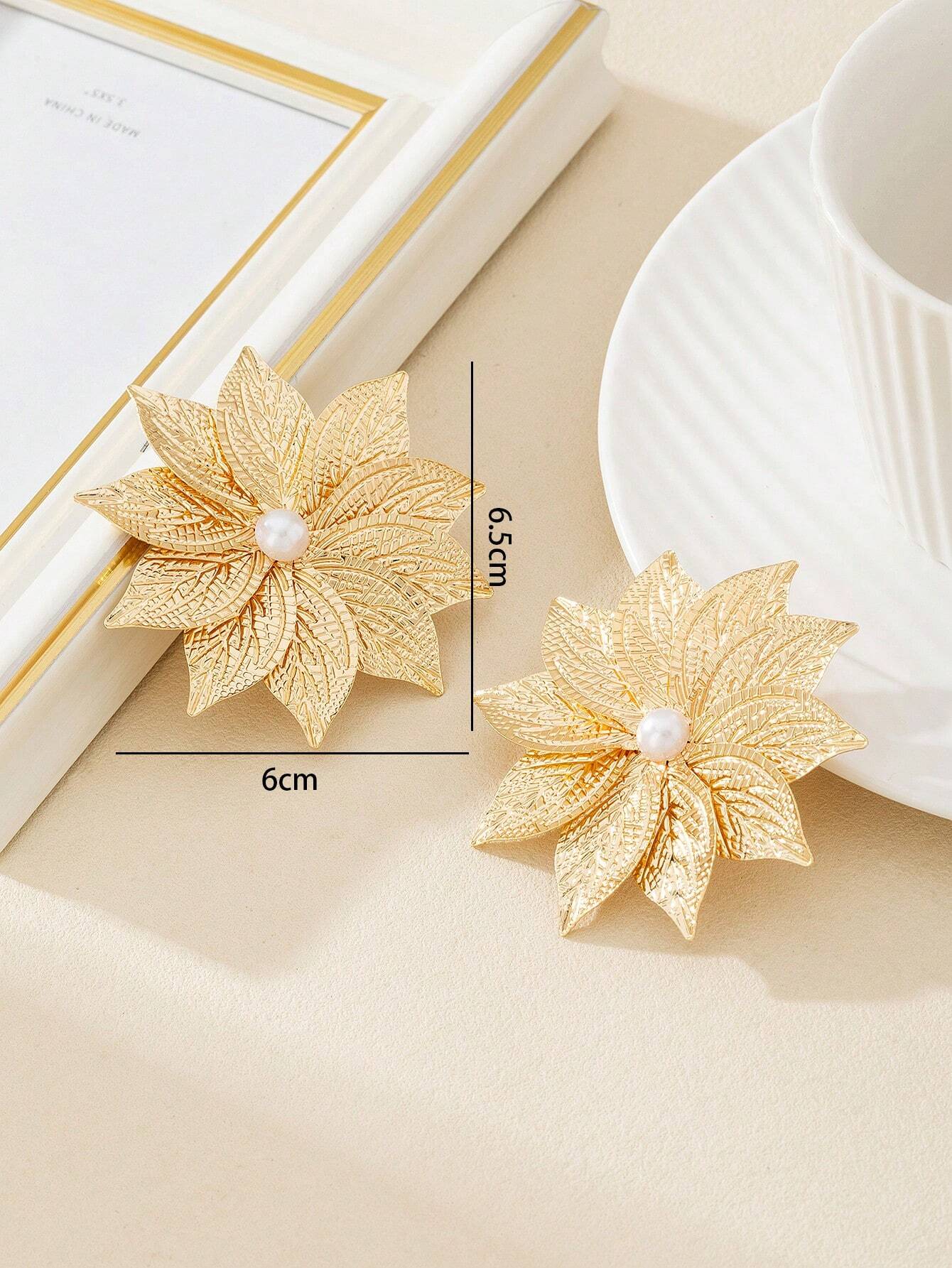 Leaf Symmetric Texture Earrings