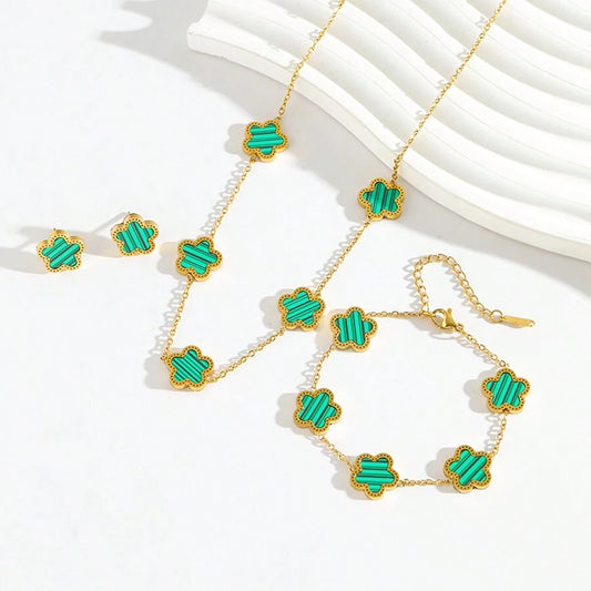 Clover Necklace Set
