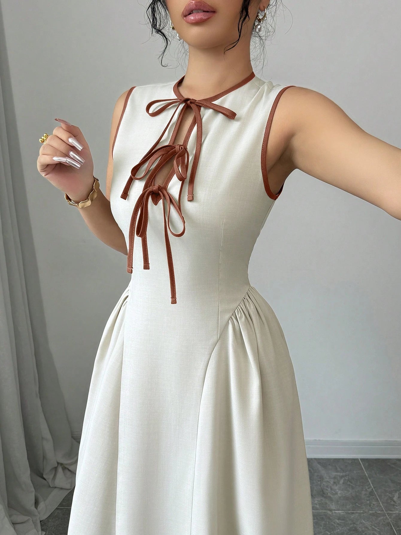 Elegant Hollow Neck Tie Bow Dress