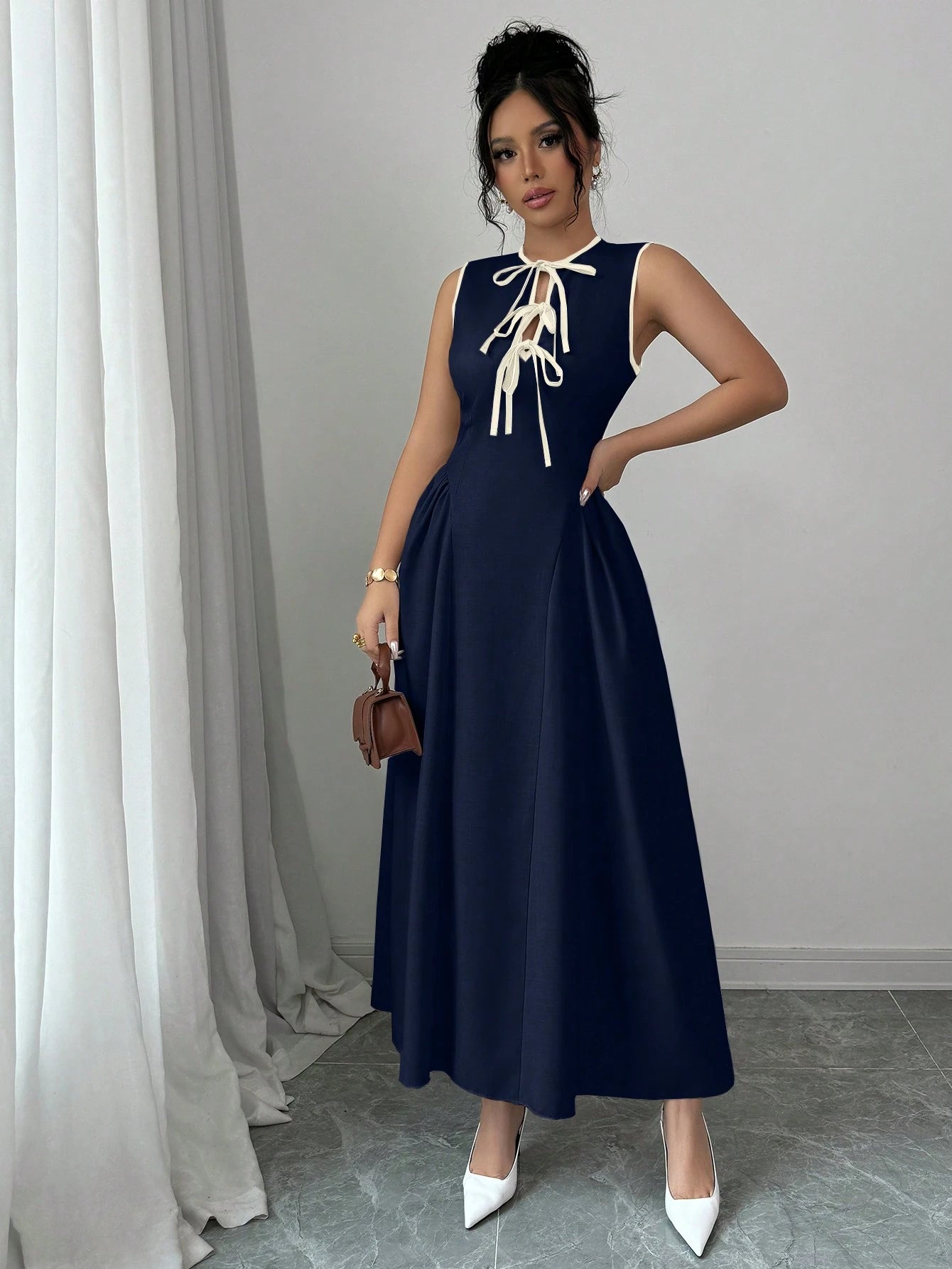 Elegant Hollow Neck Tie Bow Dress