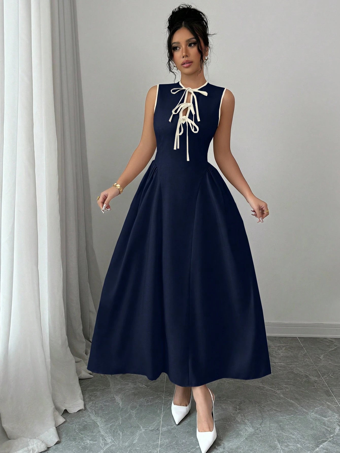 Elegant Hollow Neck Tie Bow Dress