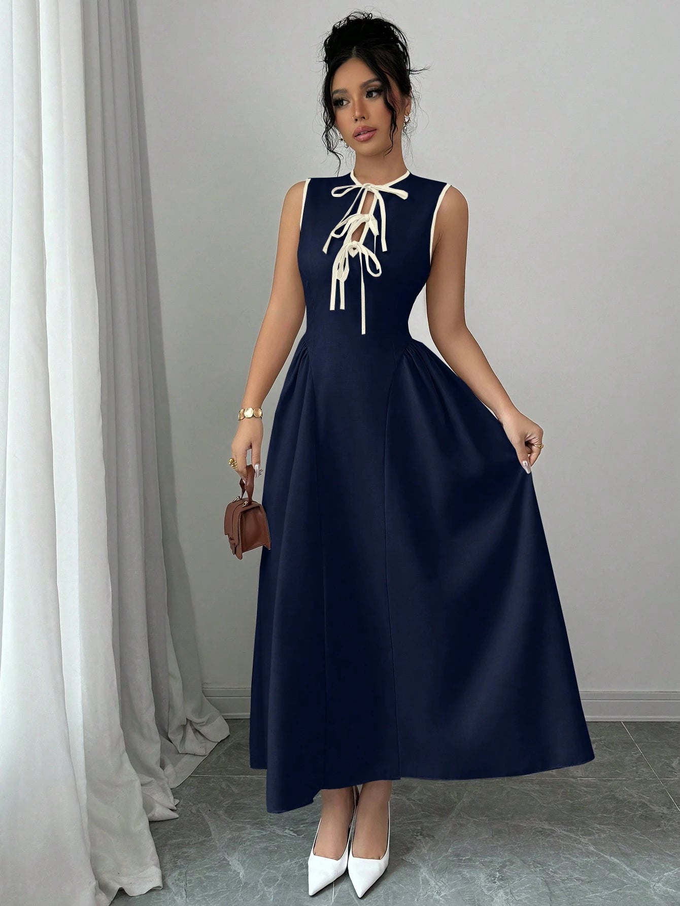 Elegant Hollow Neck Tie Bow Dress