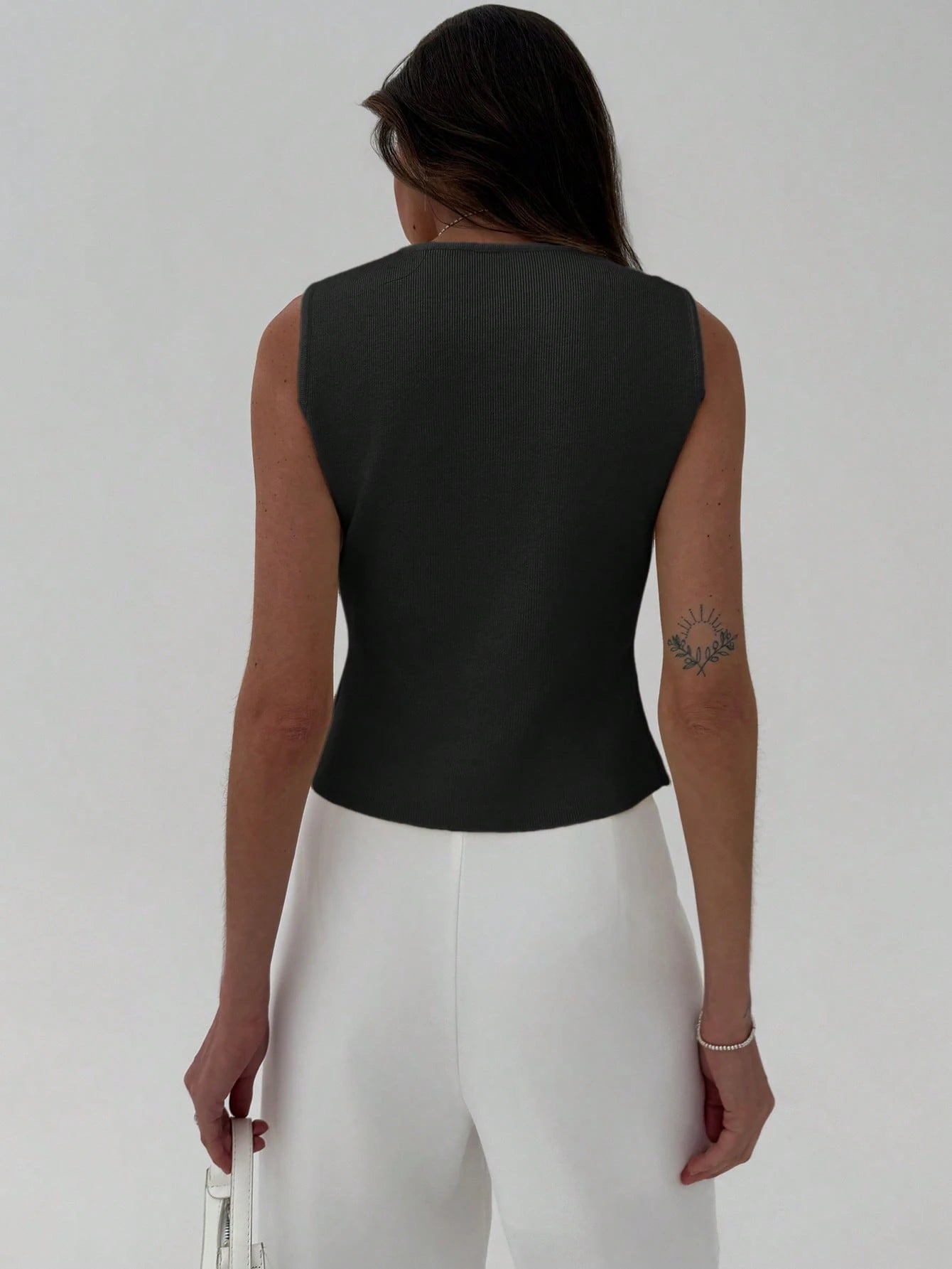 Sleeveless Side Slit Knit Top Hem