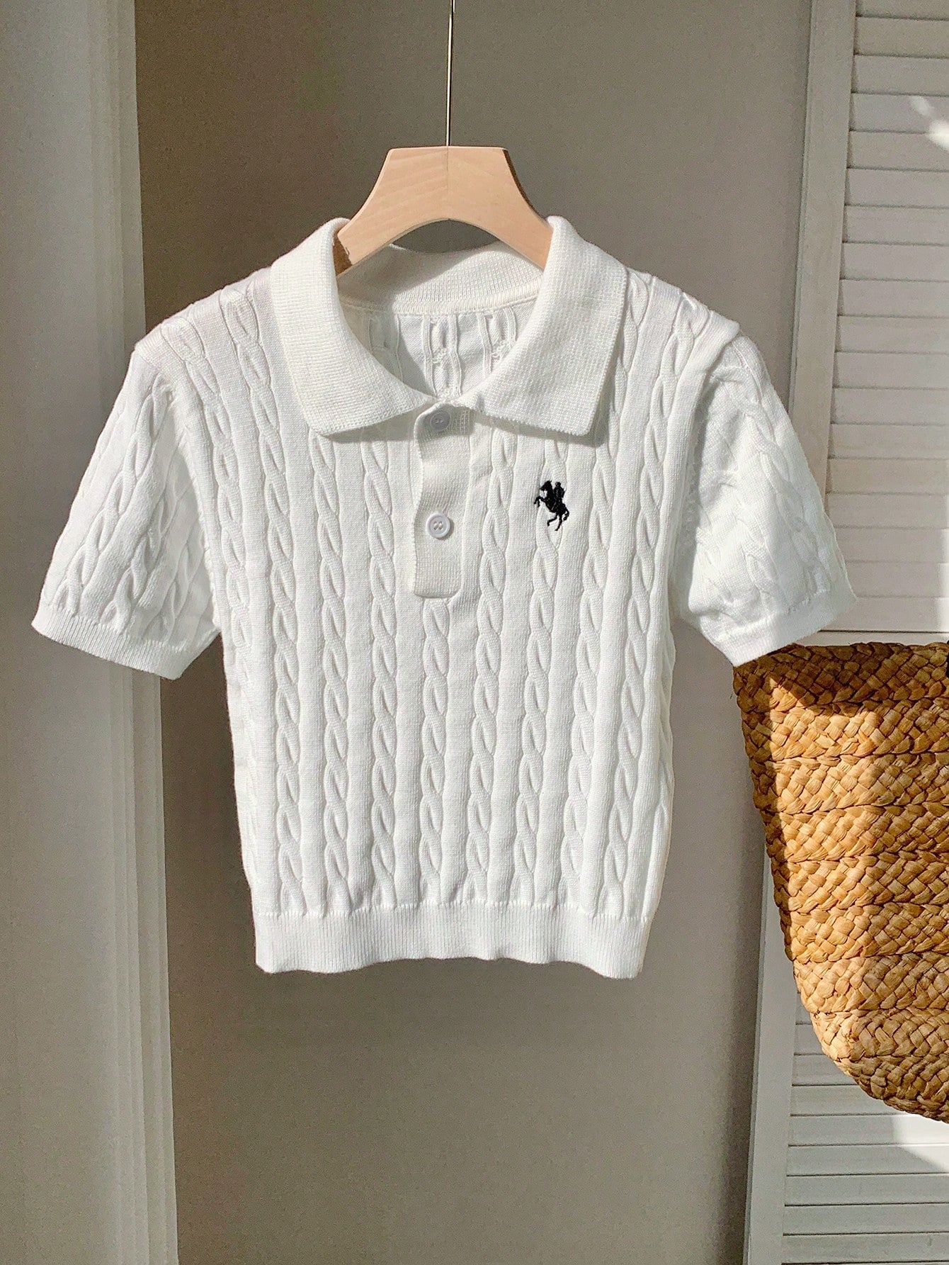 Casual Embroidery Detail Short Sleeve Knit Top