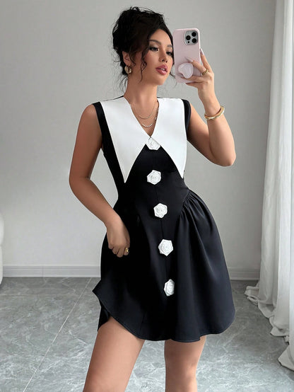 Contrast Floral V-Neck Sleeveless Dress