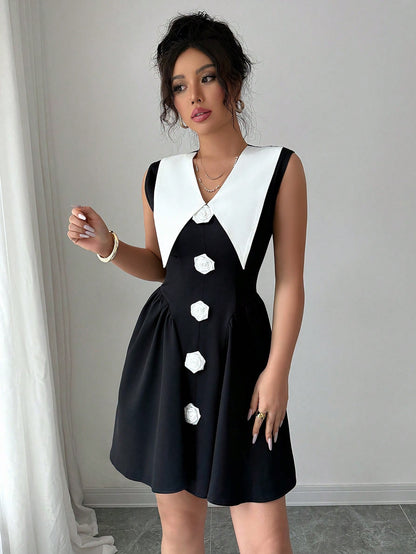 Contrast Floral V-Neck Sleeveless Dress