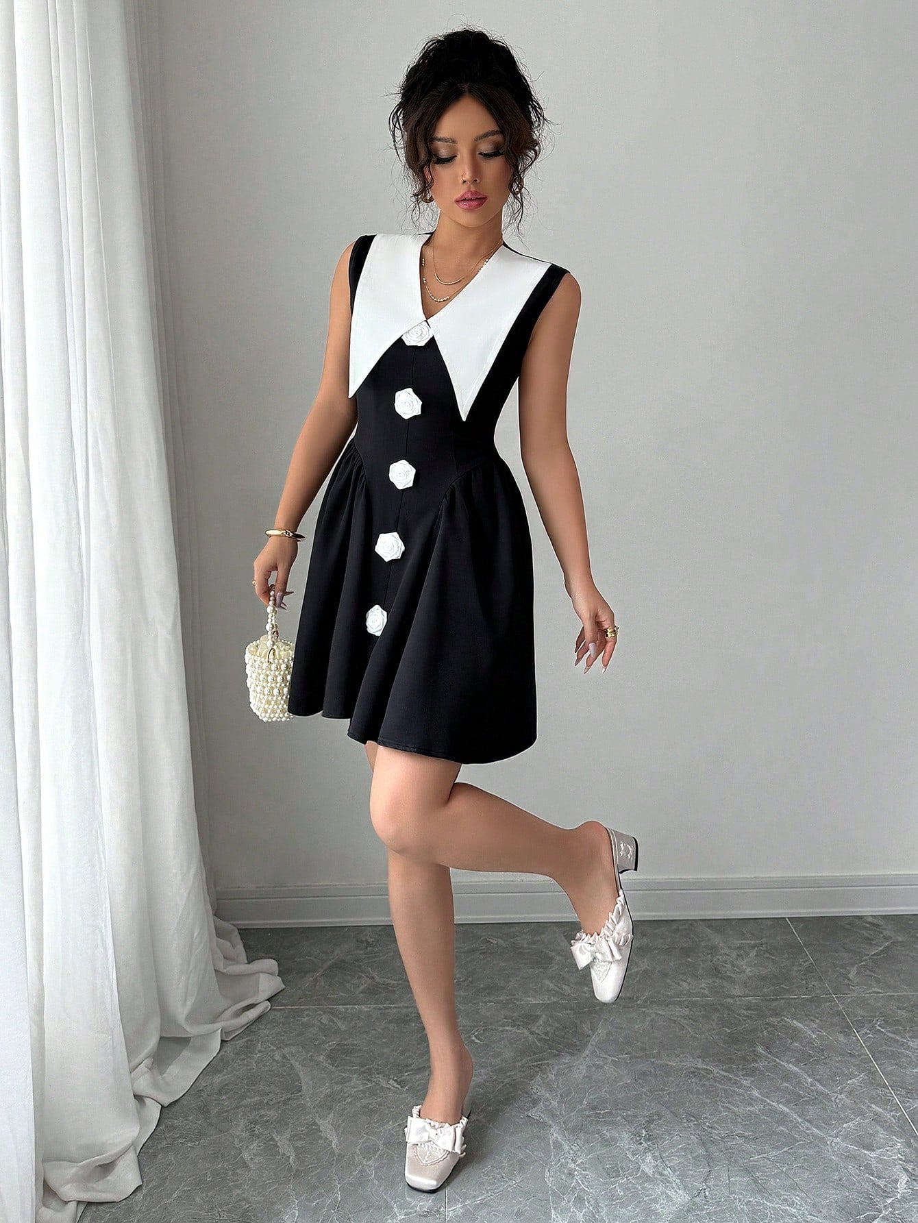 Contrast Floral V-Neck Sleeveless Dress
