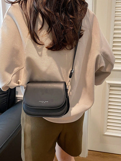 Simple Half-Circle Saddle Crossbody Bag