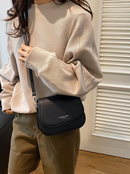 Simple Half-Circle Saddle Crossbody Bag