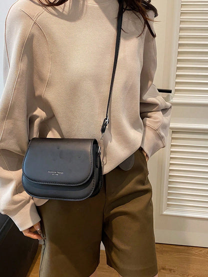 Simple Half-Circle Saddle Crossbody Bag