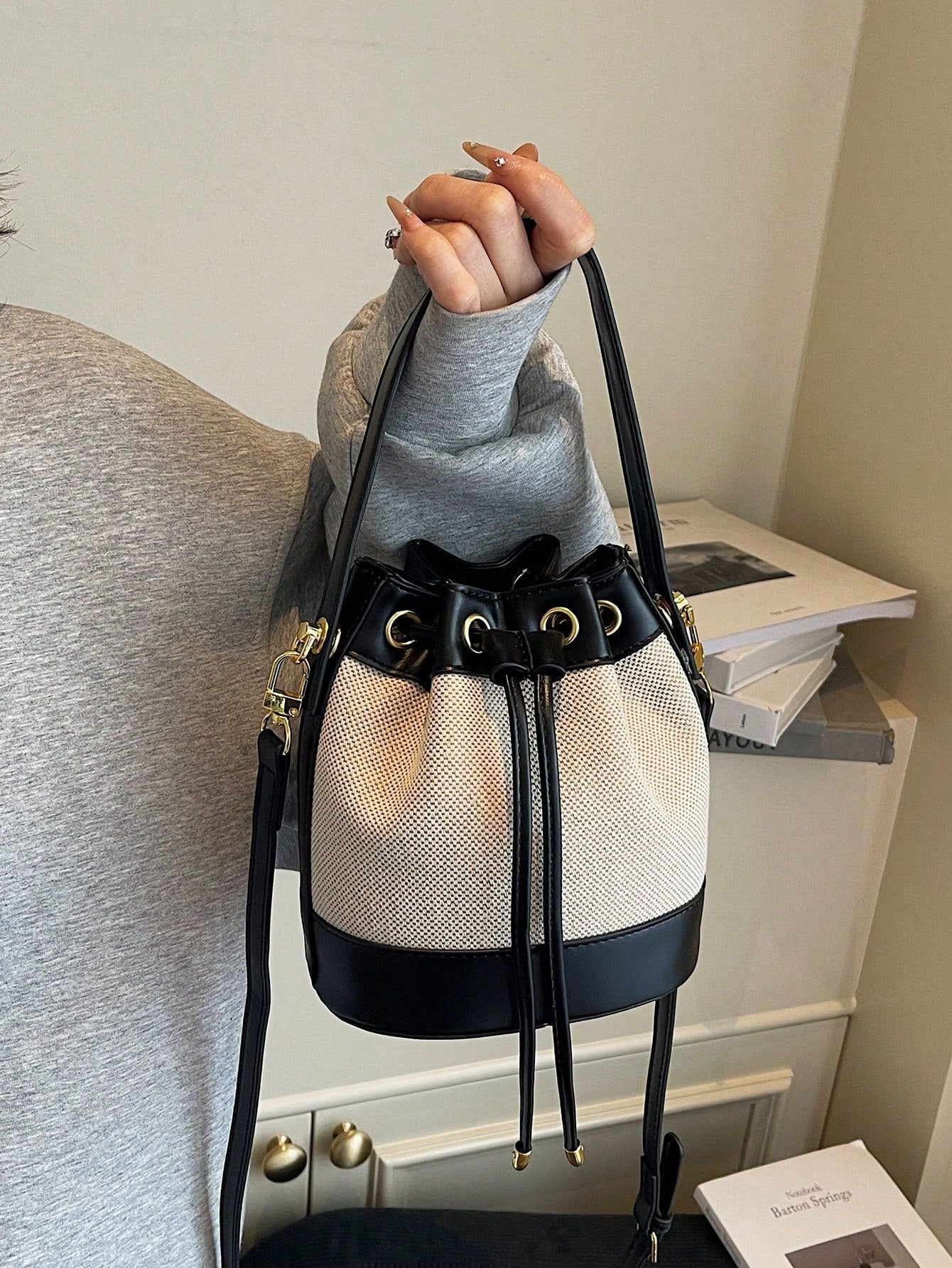 Bucket Straw Woven Shoulder Bag