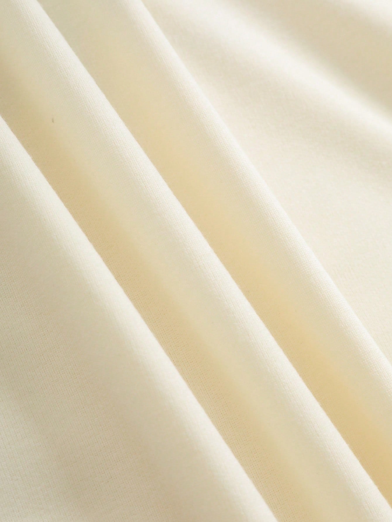 Graphic Contrast Collar Tee