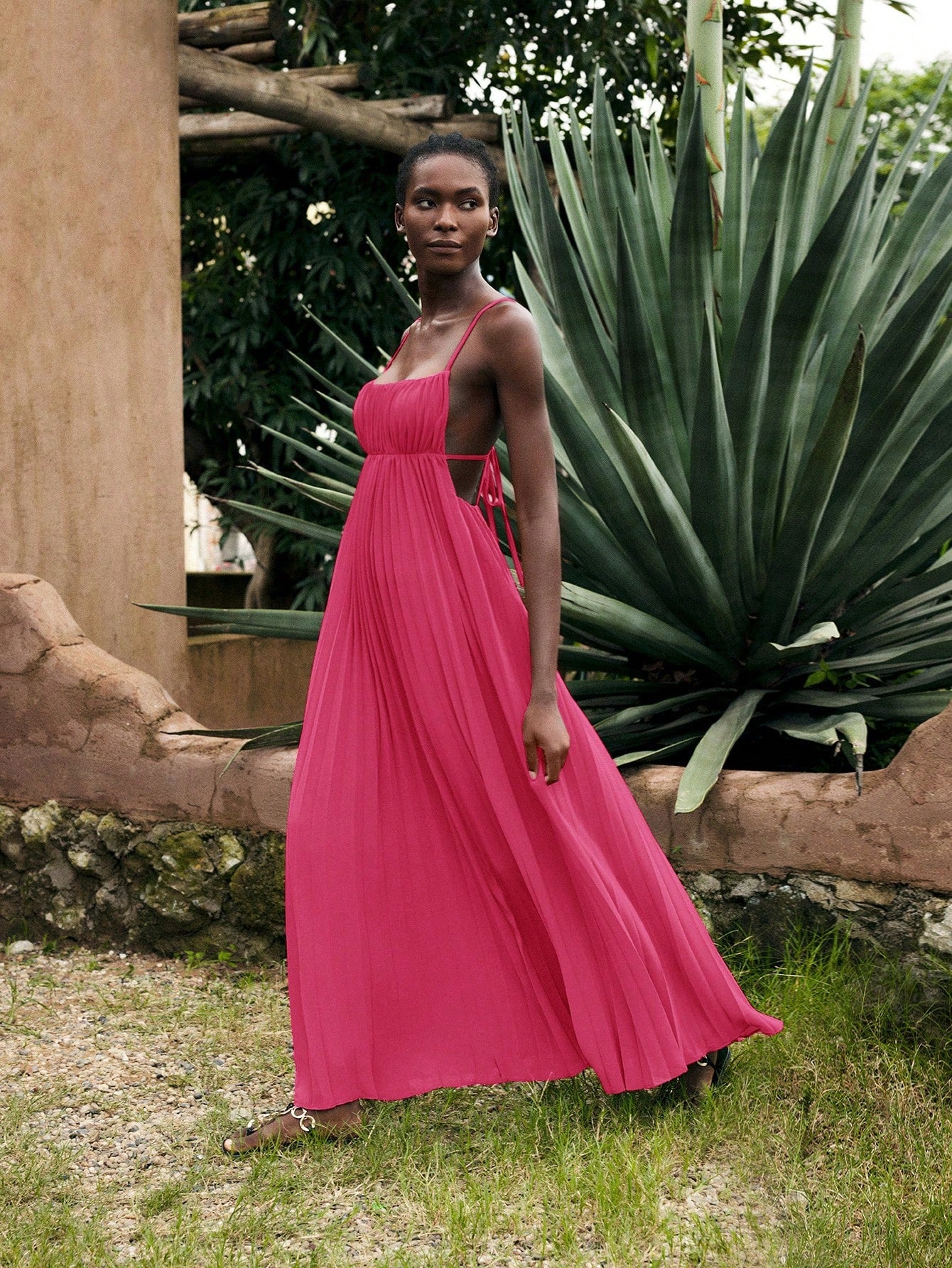 Minimalist Sleeveless Bohemian Dress