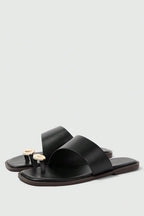 The Sculptural Toe-Ring Slide