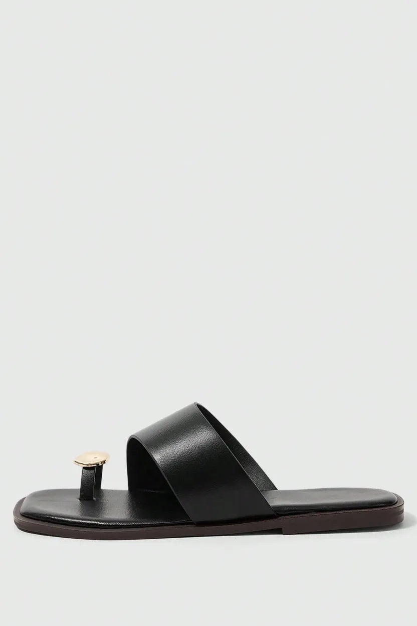 The Sculptural Toe-Ring Slide