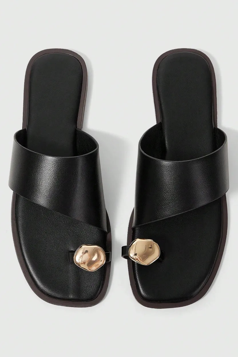 The Sculptural Toe-Ring Slide