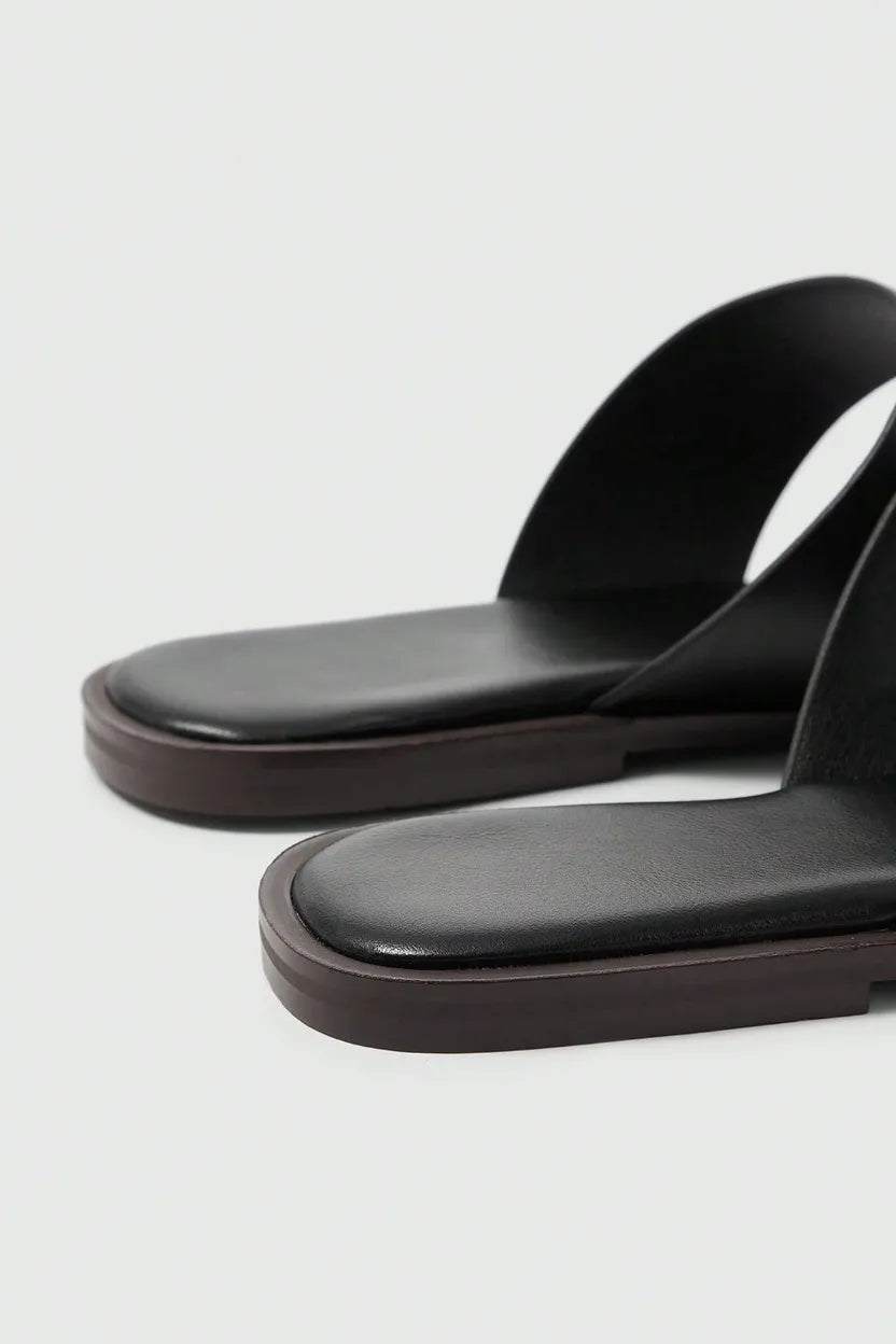 The Sculptural Toe-Ring Slide