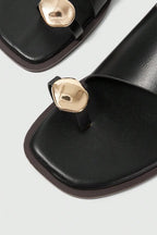 The Sculptural Toe-Ring Slide