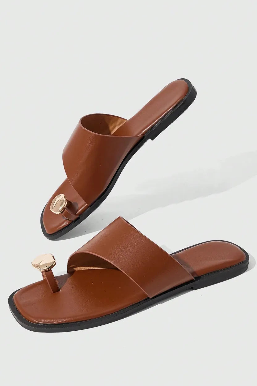 The Sculptural Toe-Ring Slide