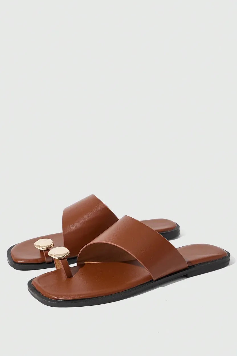 The Sculptural Toe-Ring Slide