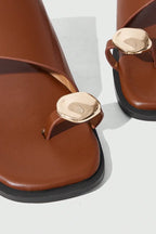 The Sculptural Toe-Ring Slide