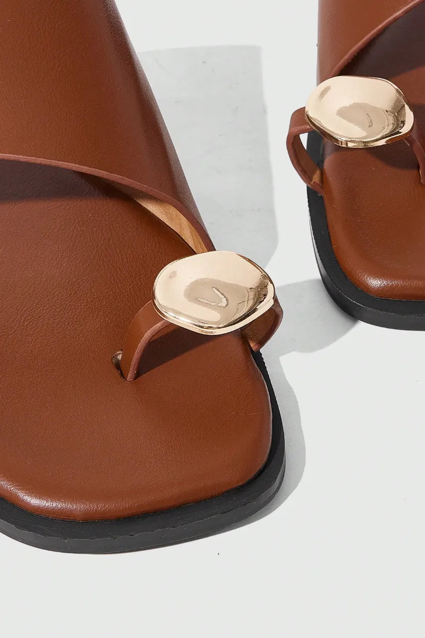 The Sculptural Toe-Ring Slide
