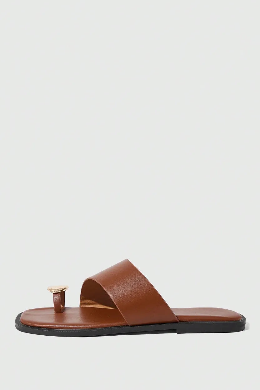 The Sculptural Toe-Ring Slide