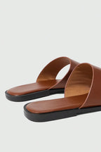 The Sculptural Toe-Ring Slide