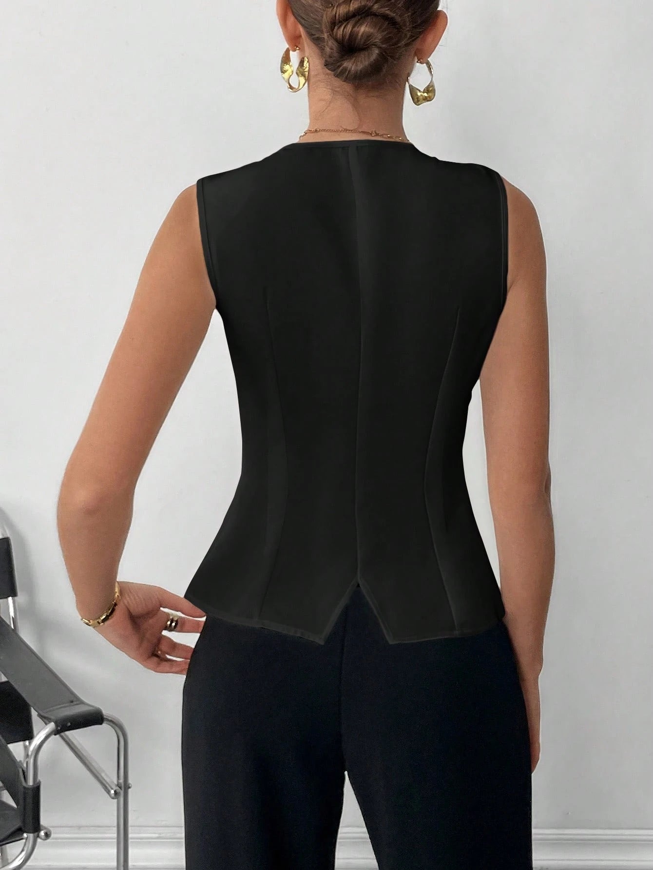 Round Neck Sleeveless Metal Buckle Vest