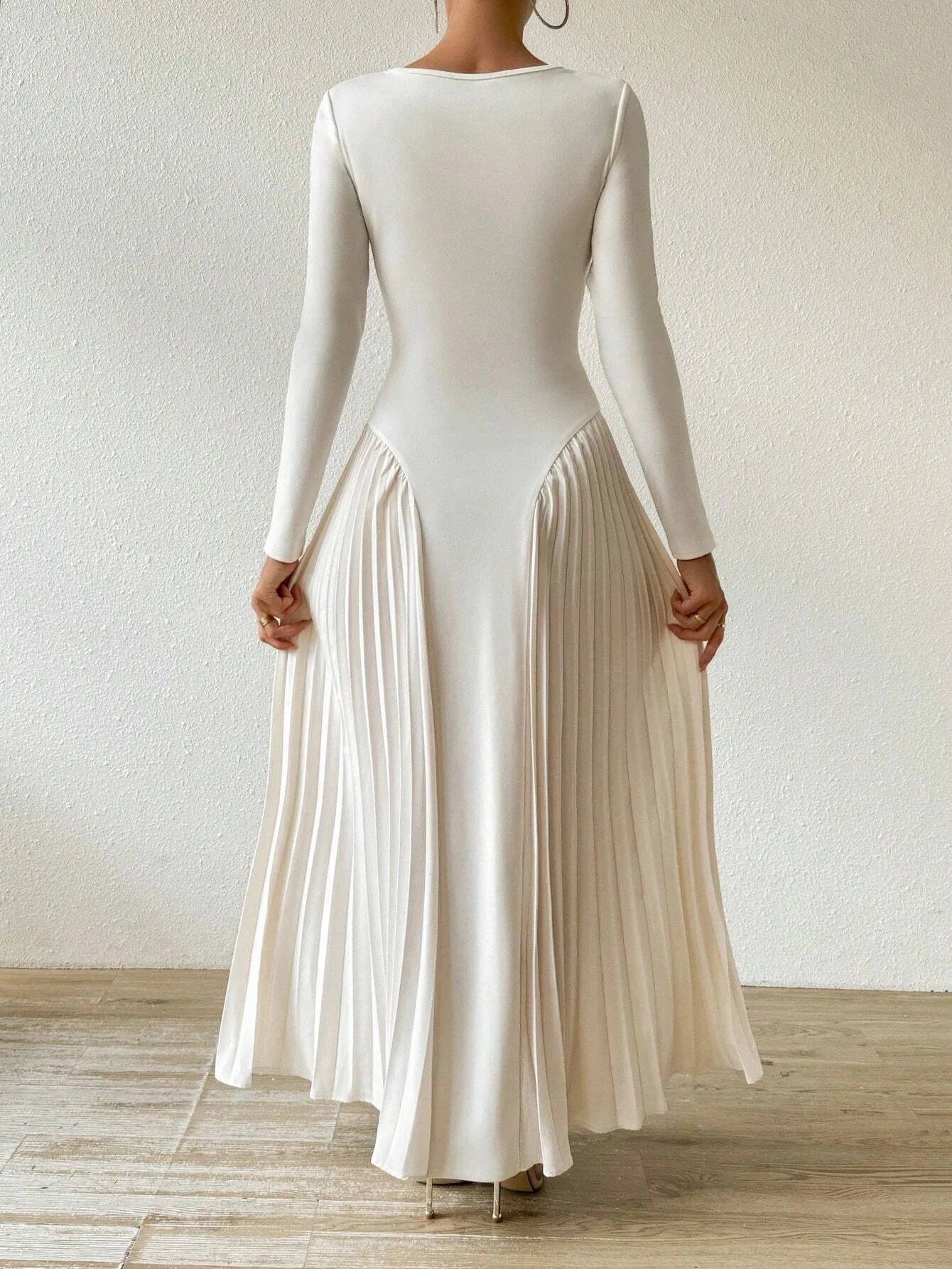 Long Sleeve Pleated Elegant Dress