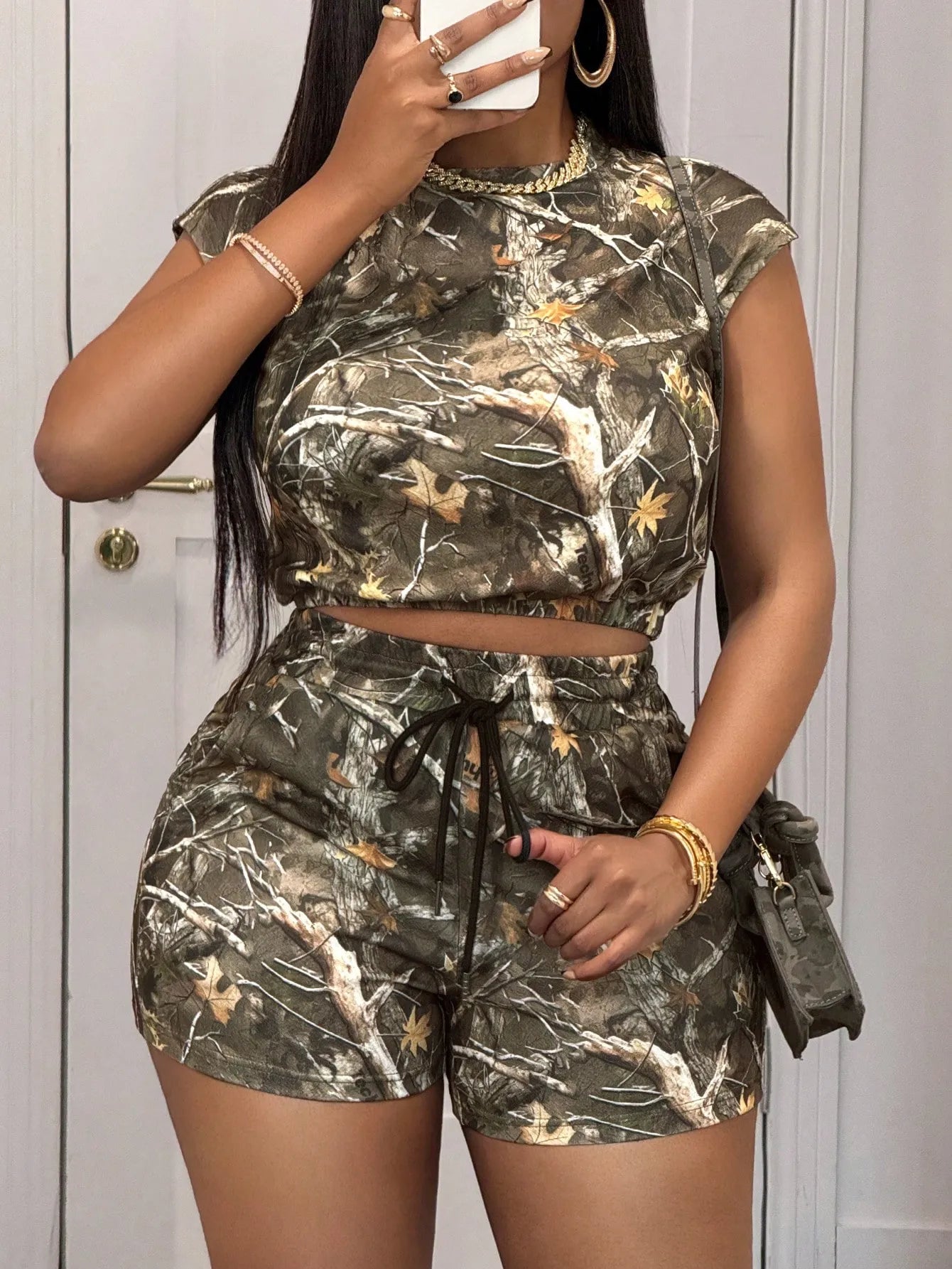 Round Neck Cropped T-Shirt And Shorts Set