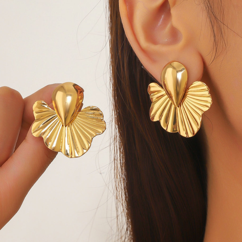 Pleated Shell Lotus Leaf Earring