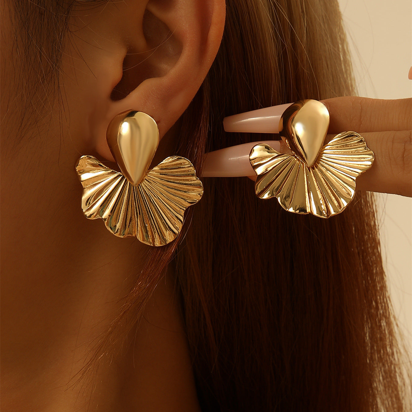 Pleated Shell Lotus Leaf Earring